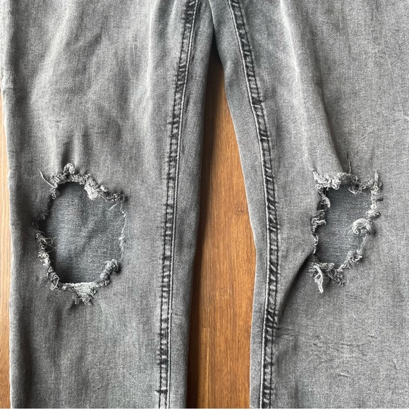 Free People Jeans Womens 29 Distressed Holes Busted Knee Faded Black Gray Skinny - Picture 3 of 14